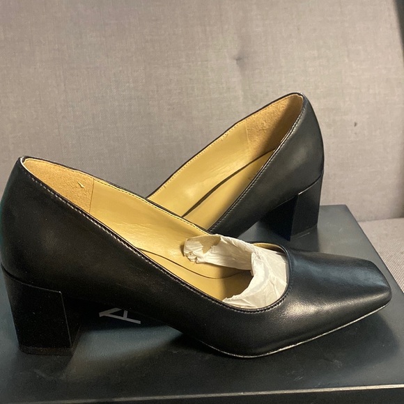 New Karin’a Pumps - Picture 3 of 4